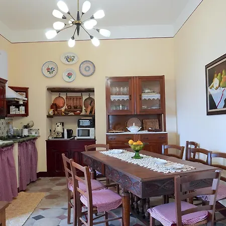 La Rocchetta Feriehus Roccagloriosa
